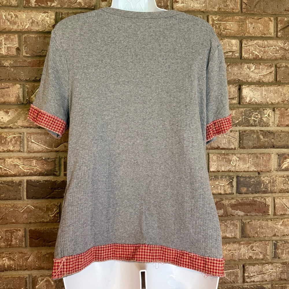 Upcycled Friends Central Perk Tee Plaid Trim Patchwork Gray Top - Picture 9 of 9